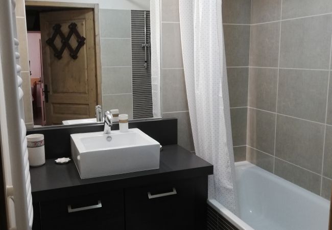 Appartement à Prapoutel - D204 - 42 m2 - 2P+cab - 4/6 pers Appartement à Prapoutel - D204 - 42 m2 - 2P+cab - 4/6 pers