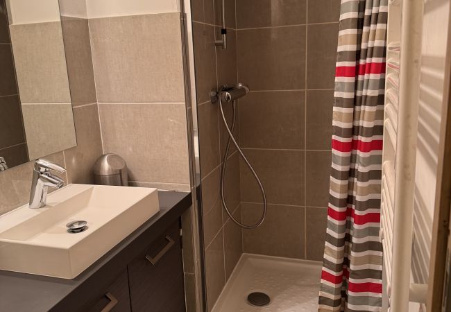 Appartement à Prapoutel - D005 - 57m2 - 3P - 5/7 pers - 2 ch Appartement à Prapoutel - D005 - 57m2 - 3P - 5/7 pers - 2 ch